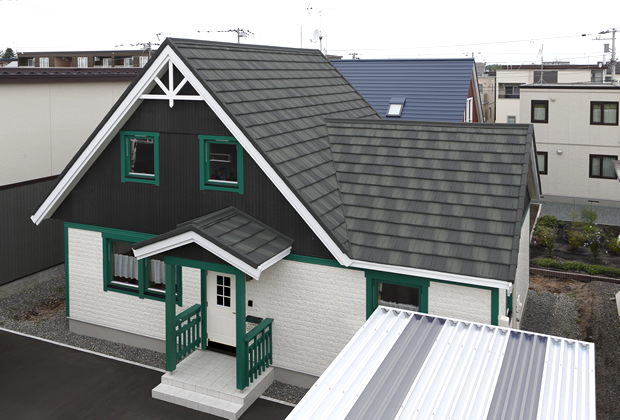 �yCORONA[�R���i]�zAHI ROOFING �{�H�ʐ^